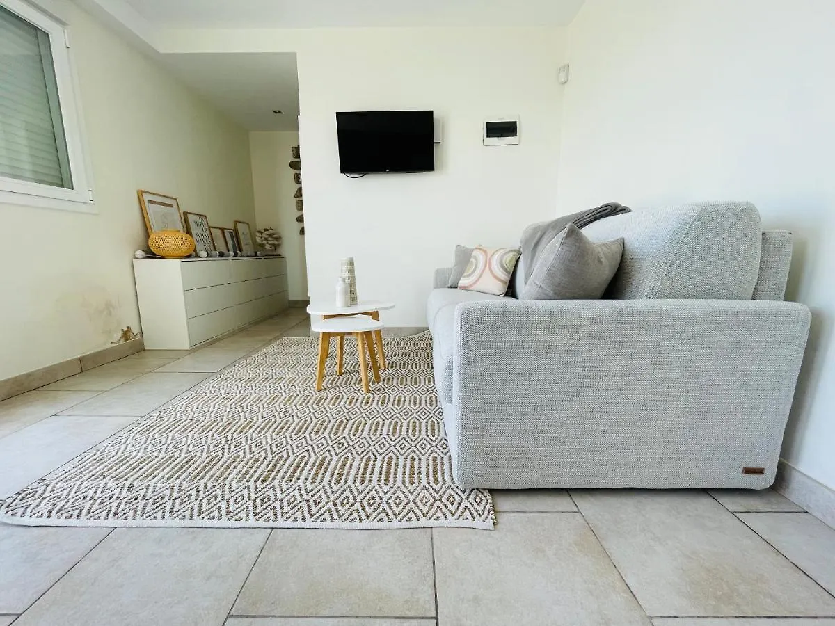 M-Aguilo - Apartamento Con Maravillosas Vistas Al Mar - Terraza - Wifi Apartment Roses 0*,  Spain